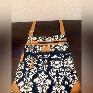 Stone Mountain EUC quilted, cotton Black & White floral print cross body bag.